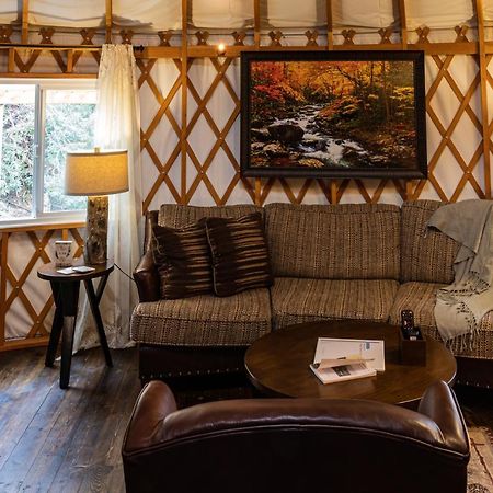 Вилла Tranquil Haven Luxy Yurt - Creekside Glamping With Private Hot Tub Topton Экстерьер фото