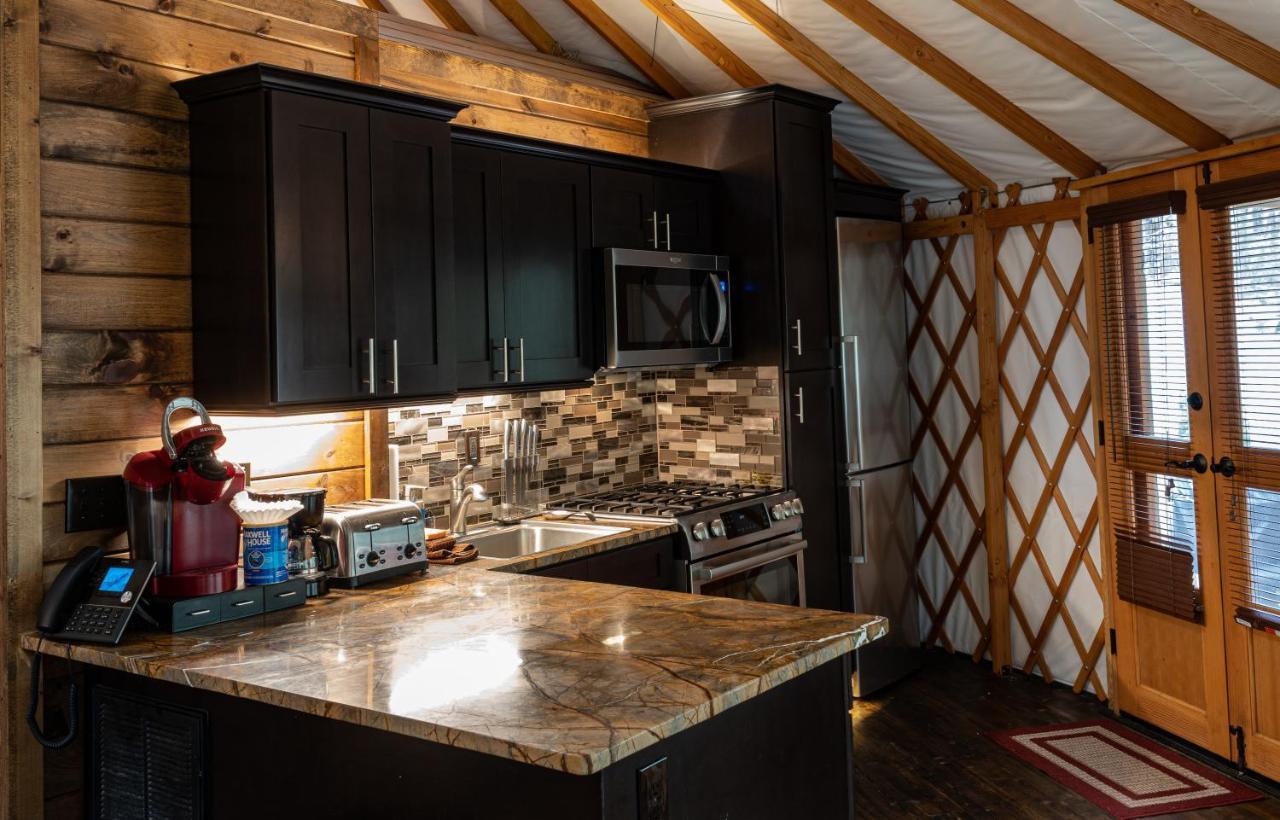 Вилла Tranquil Haven Luxy Yurt - Creekside Glamping With Private Hot Tub Topton Экстерьер фото
