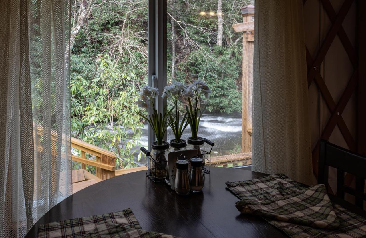 Вилла Tranquil Haven Luxy Yurt - Creekside Glamping With Private Hot Tub Topton Экстерьер фото